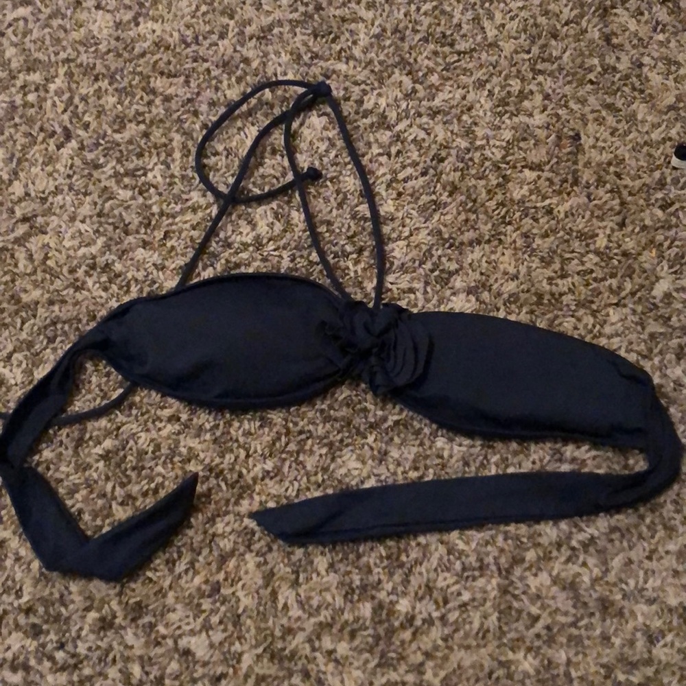 String halter bikini - Picture 1 of 1